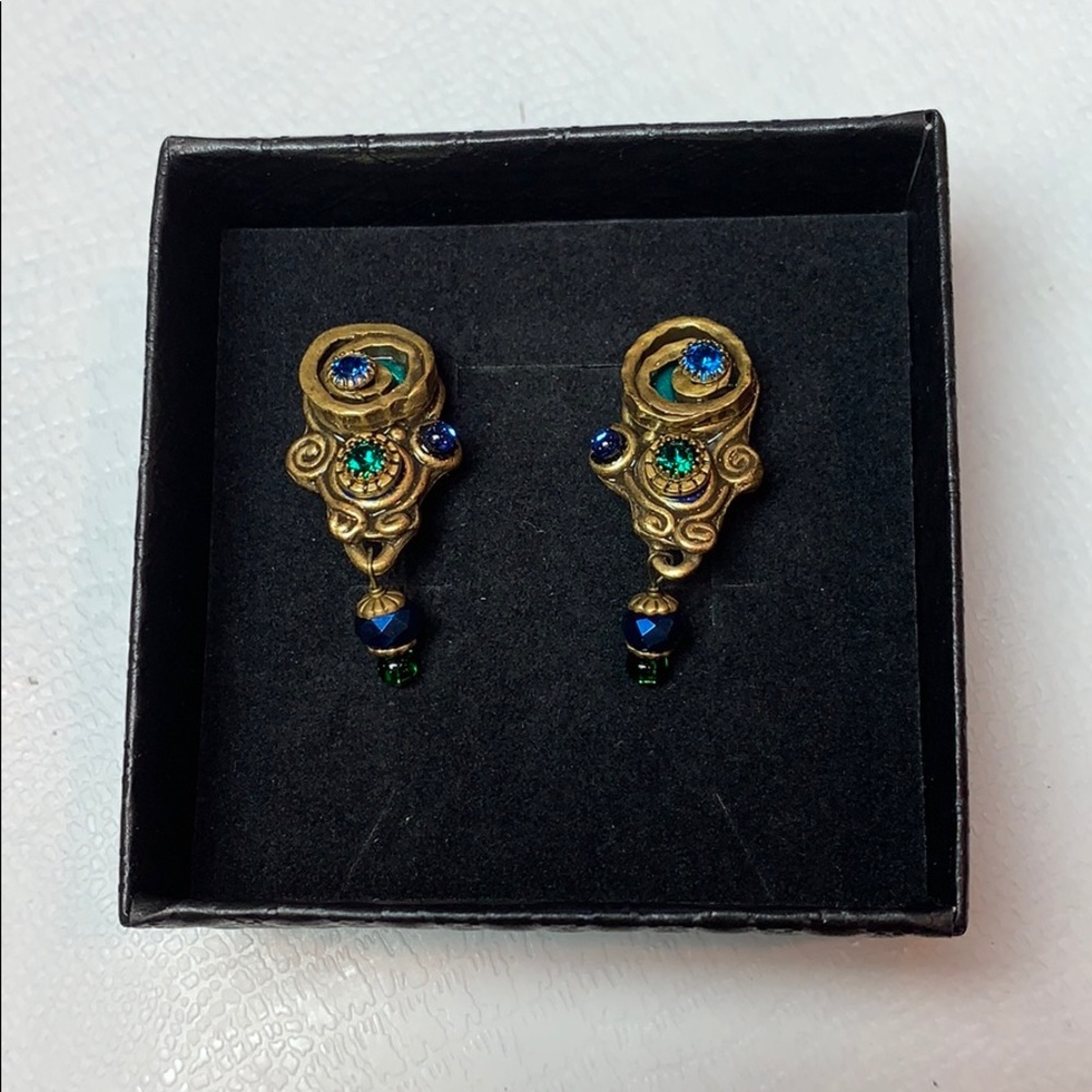 Emerald Swirl Clip-on Earrings with Dangle